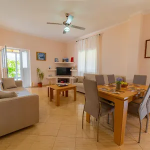  Сasa de vacaciones Dajana Albania